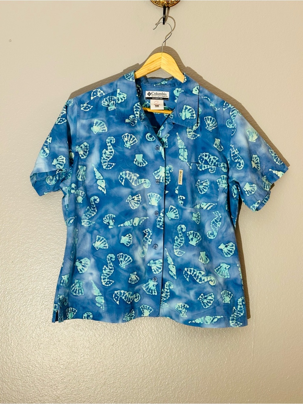 Columbia Blue Seashell & Seahorse Print Short Sleeve Shirt